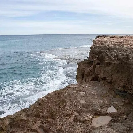 Piso Estilo Mediterraneo A 200m De La Playa شقة